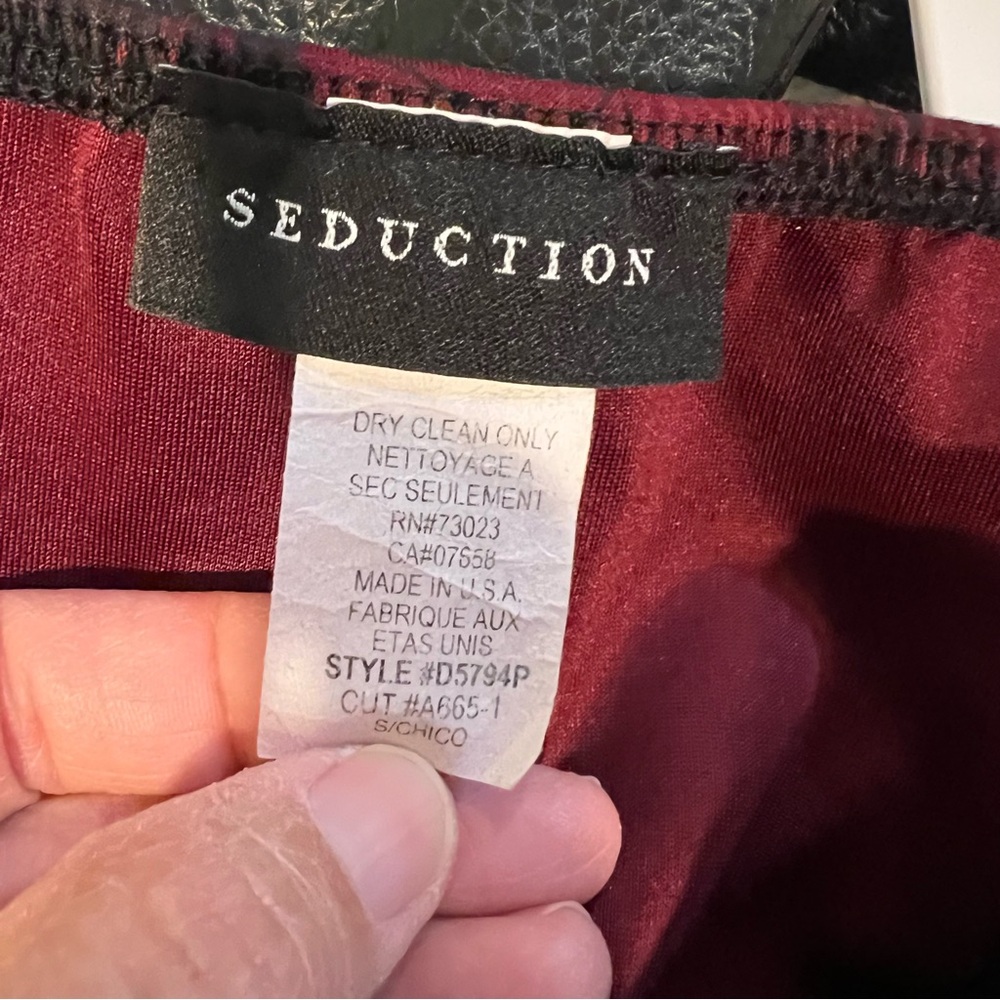 🍏 Seduction Black and Maroon Body Con Dress - Small - Picture 6 of 7